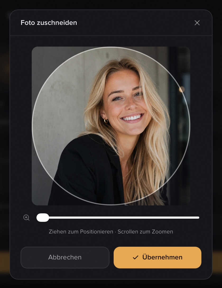 The "Foto zuschneiden" crop dialog with the zoom slider and Übernehmen button