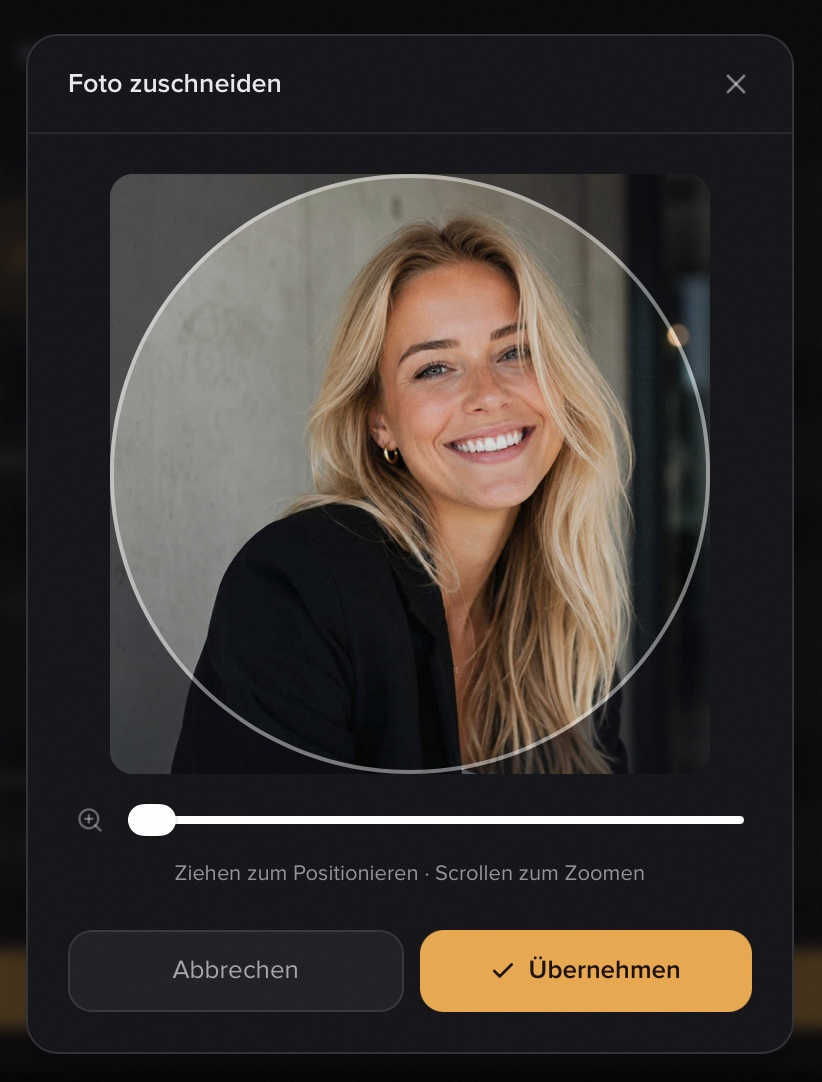 Der Dialog „Foto zuschneiden" mit Zoom-Regler und Übernehmen-Button
